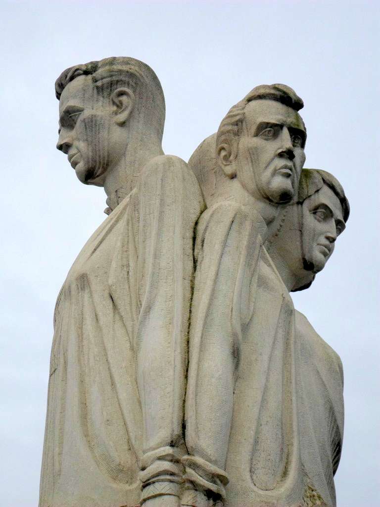 монумент Володимиру Тимчію-Лопатинському - Грабовець