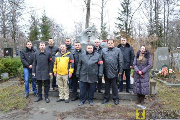 Пам'яті Василя Симоненко - Биевцы