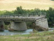 Зруйнований міст