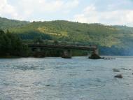 Зруйнований міст