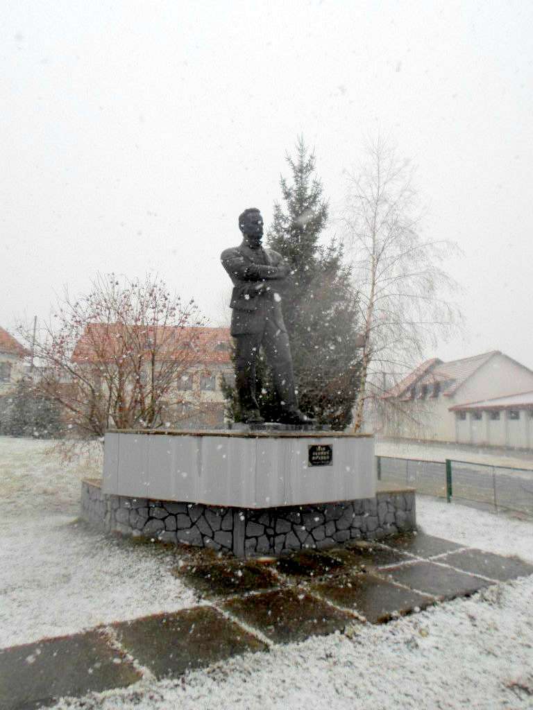 Пам'ятник Івану Яковичу Франку - Голобутів