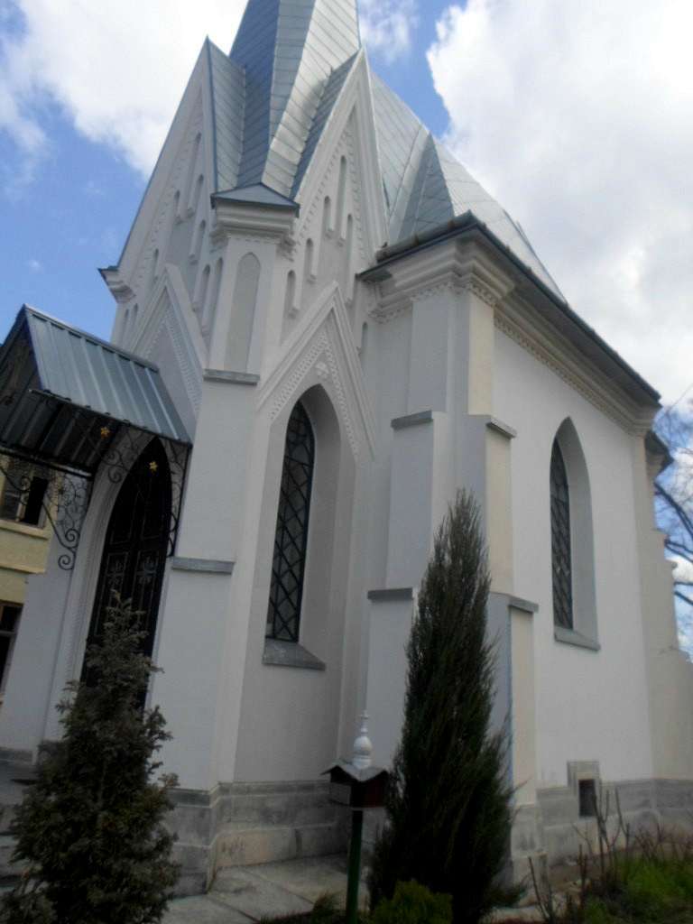Неоготична каплиця - Гнездычев