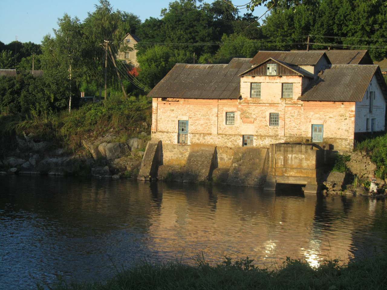 Час над рікою пливе... - Любар