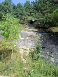 Печери, скелі