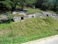 Печери, скелі