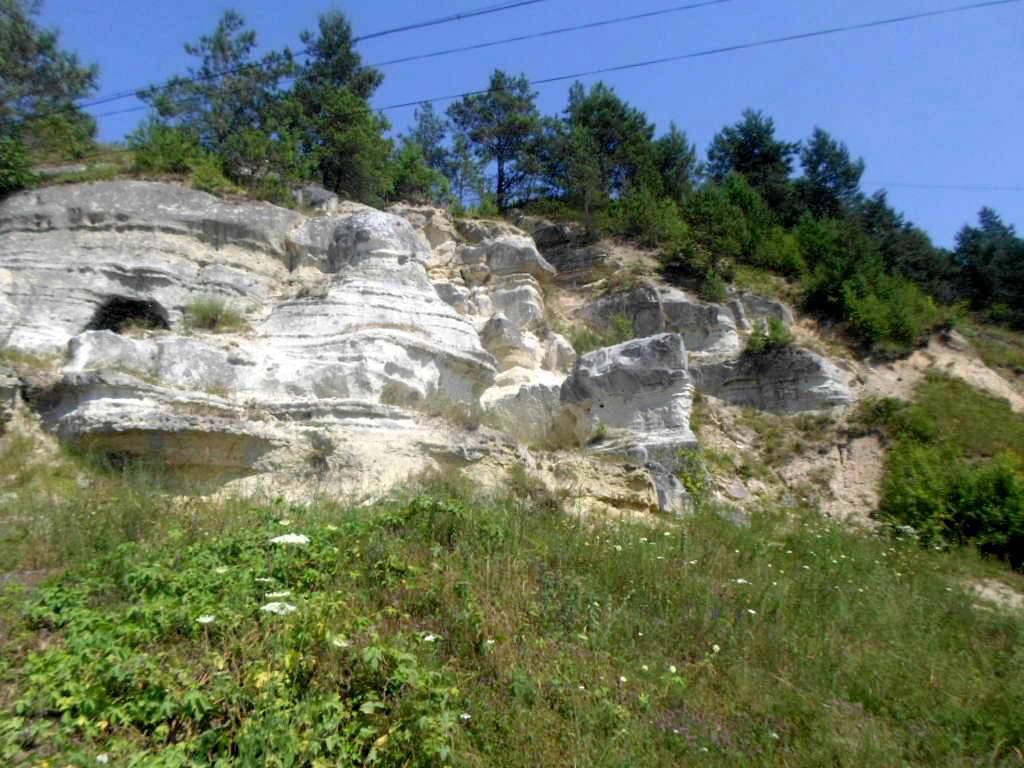 Печери, скелі - Диброва