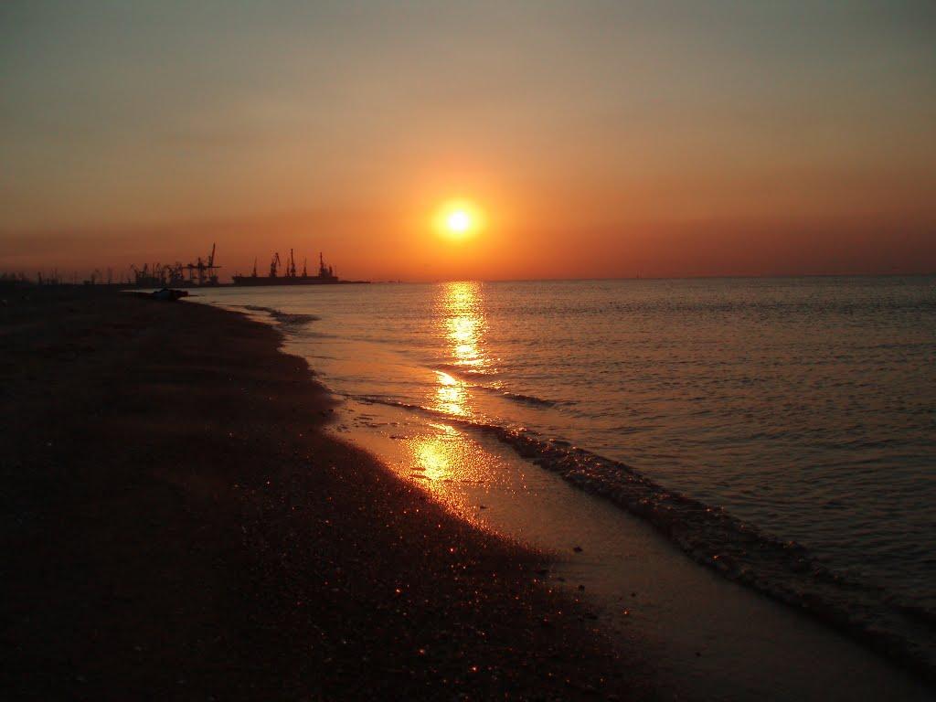 Іллічівське з panoramio.com - Іллічівське