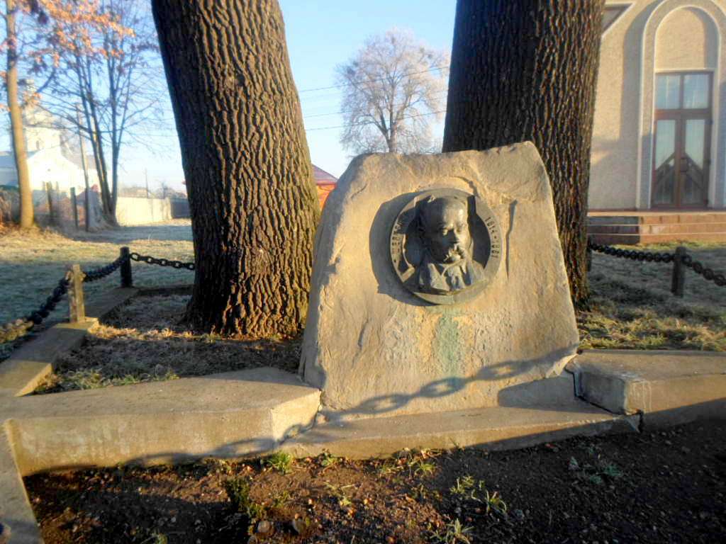 Дуб, посаджений на честь  Т.Г.Шевченка - Добряны