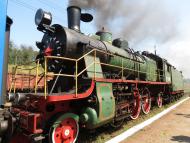 СВЯТКОВА ПОДОРОЖ НА ПАРОВОЗІ 