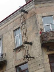 ВУЛИЧКАМИ ЗОЛОЧІВА