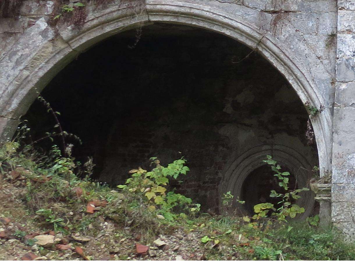 ПОМОРЯНСЬКИЙ ЗАМОК І КОСТЕЛ  - Поморяни