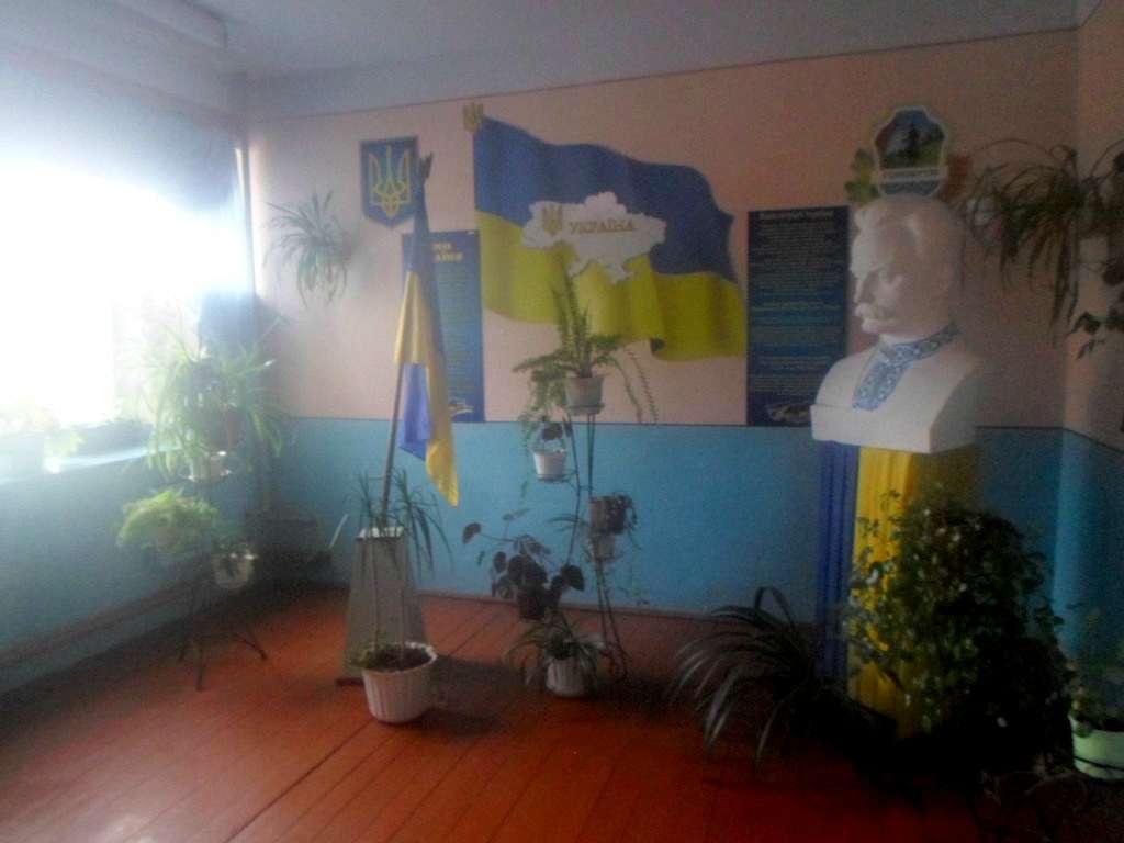 Школа - Голобутів