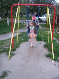 НА ДИТЯЧОМУ МАЙДАНЧИКУ