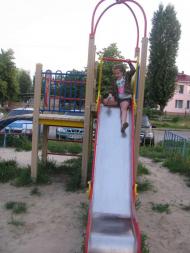 НА ДИТЯЧОМУ МАЙДАНЧИКУ