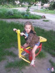 НА ДИТЯЧОМУ МАЙДАНЧИКУ