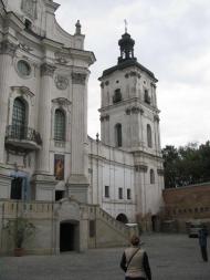 МОНАСТИР БОСИХ КАРМЕЛІТІВ