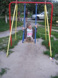 НА ДИТЯЧОМУ МАЙДАНЧИКУ