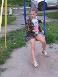 НА ДИТЯЧОМУ МАЙДАНЧИКУ