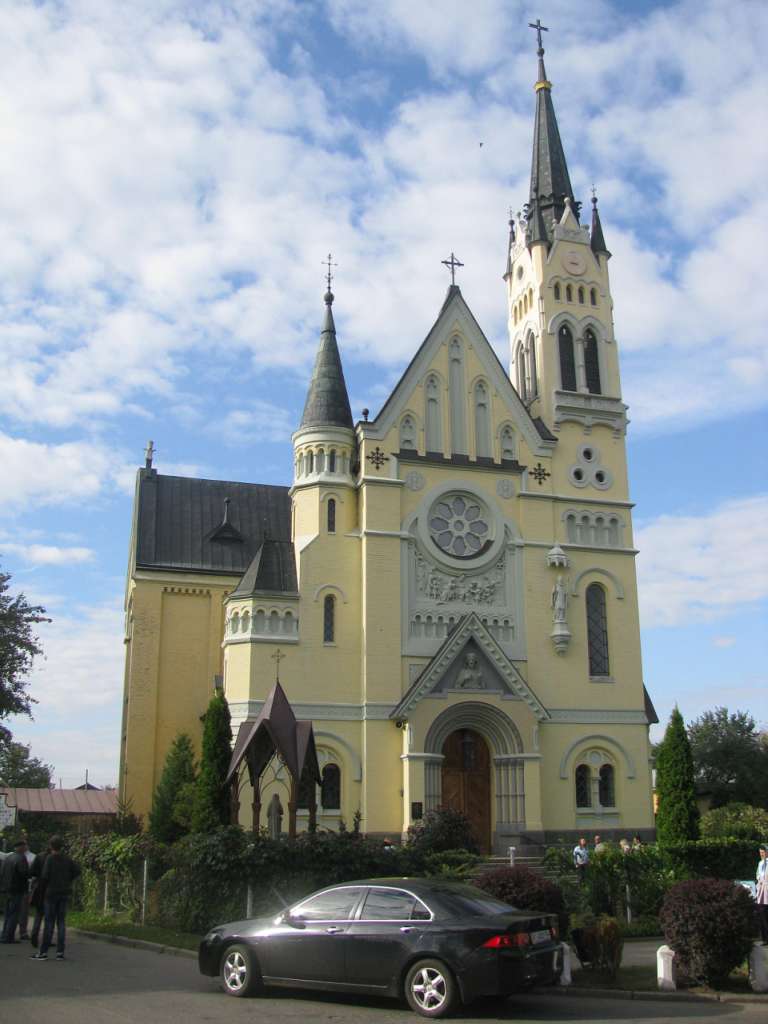 ВОЗДВИЖЕНьСЬКИЙ КОСТЕЛ - Фастів