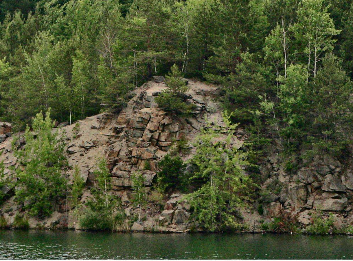 Рукотворне радіоактивне озеро