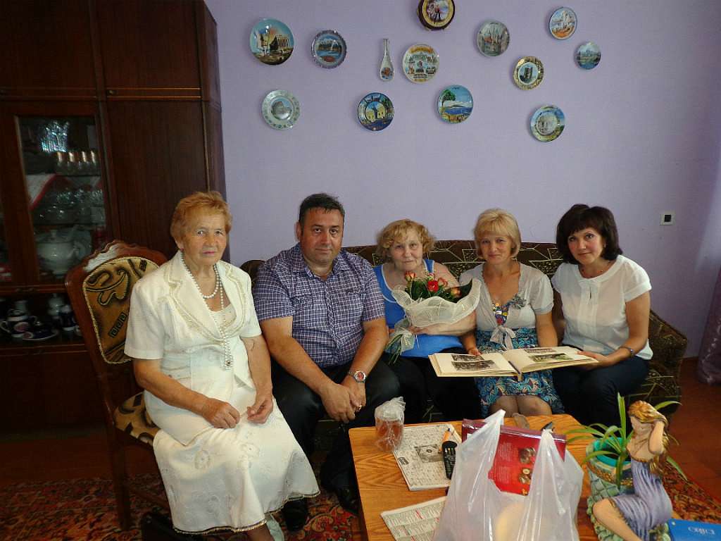 ЗУСТРІЧ ОДНОКЛАСНИКІВ - Уличне