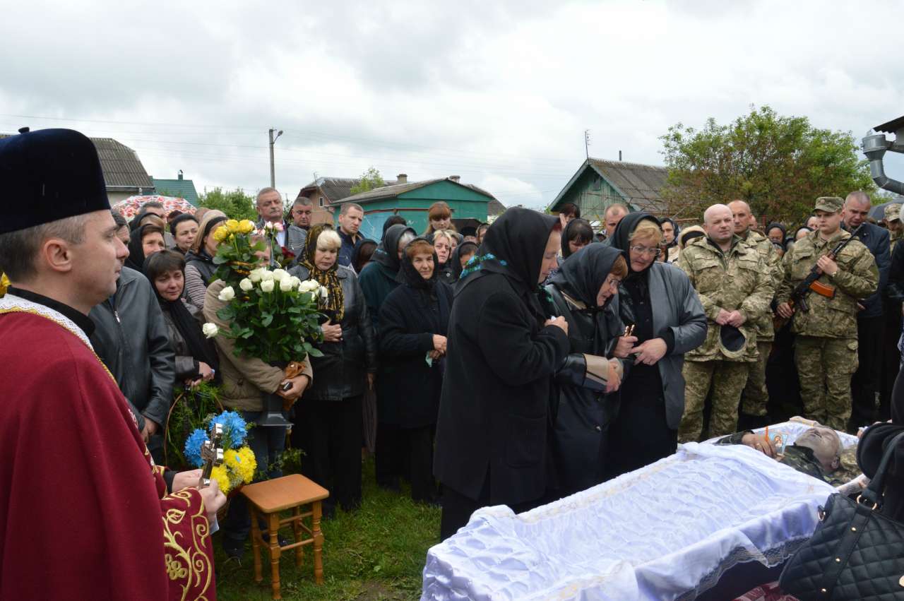 Похорон бійця АТО Руслана Кожушного - Чукаловка