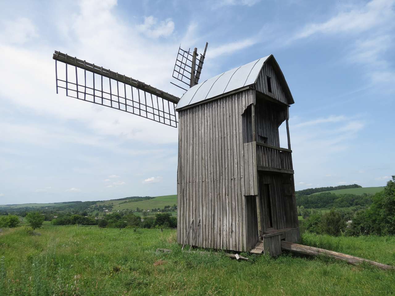 ДІЮЧИЙ ВІТРЯНИЙ МЛИН - Теклине