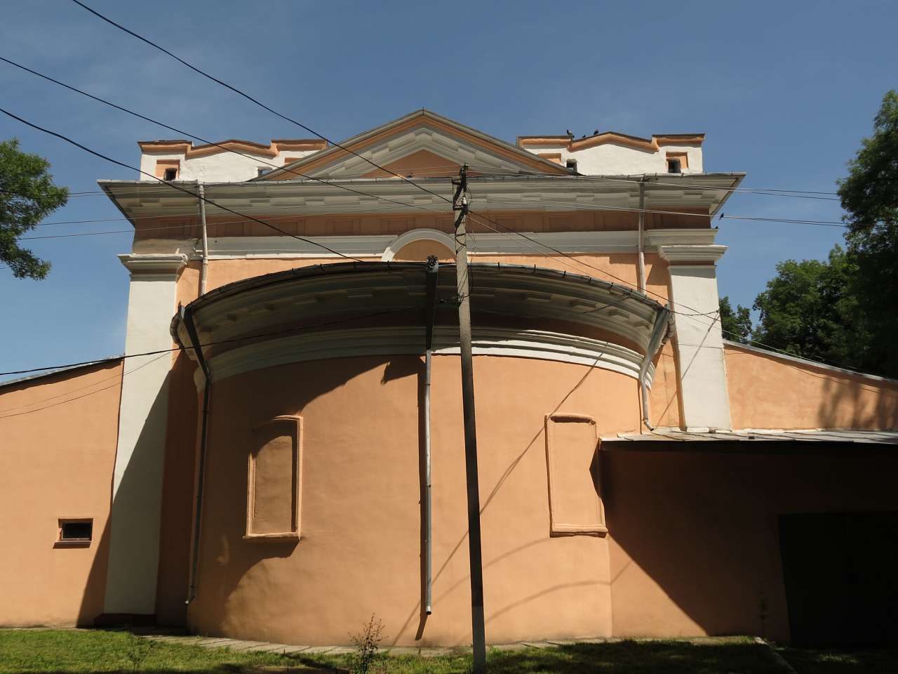 ДІМ КУЛЬТУРИ З КОСТЕЛУ - Монастирище