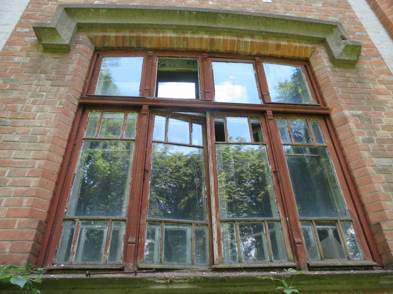 ПАЛАЦ ДАХНОВСЬКИХ - Лесково