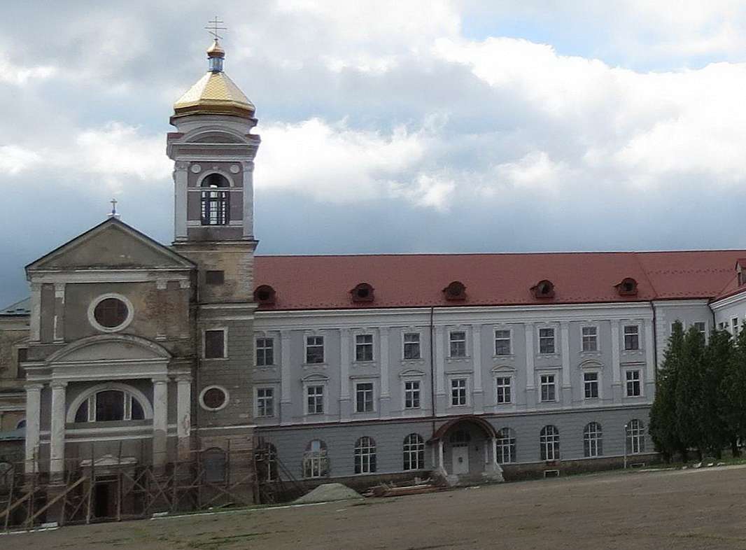 КОНВІКТ ЄЗУЇТІВ - Хирів