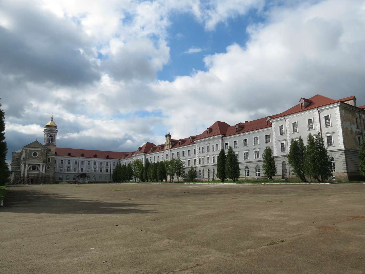 КОНВІКТ ЄЗУЇТІВ - Хирів