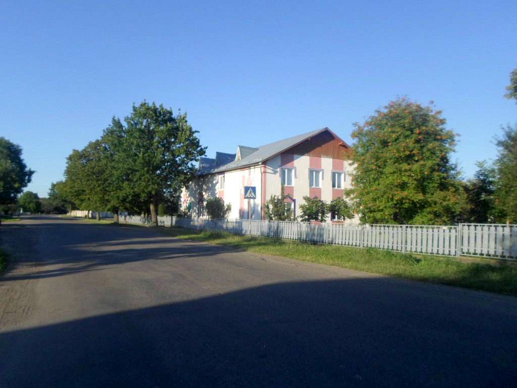 Школа мистецтв - Лисятичі