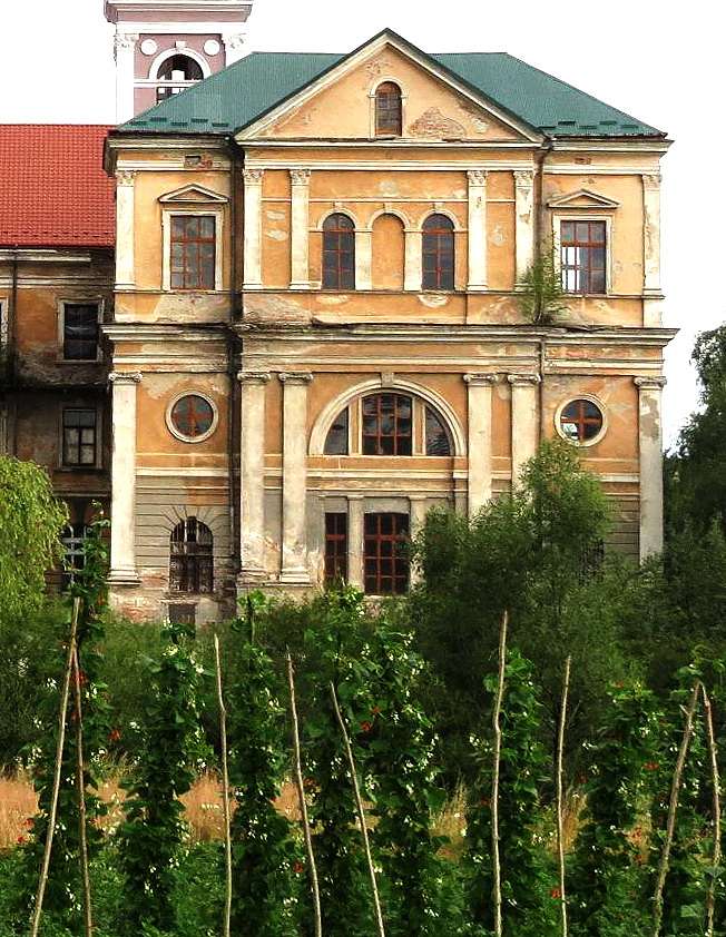 КОНВІКТ ЄЗУЇТІВ - Хирів