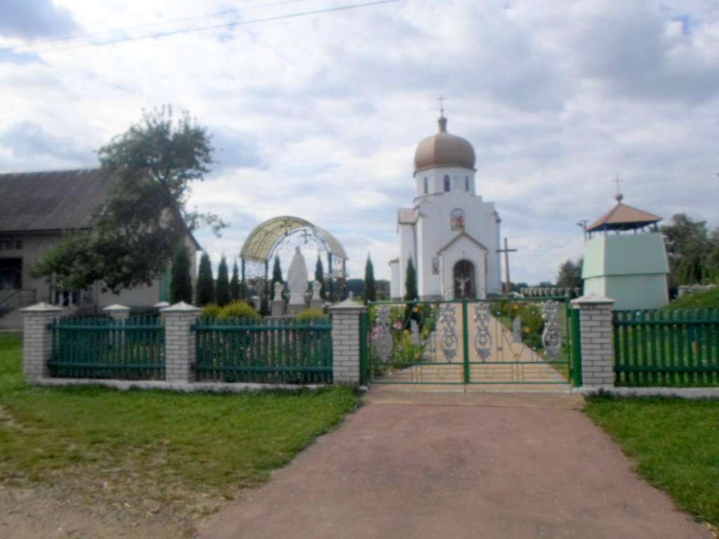 Храм св.первоверховних апостолів Петра і Павл - Ярушичі