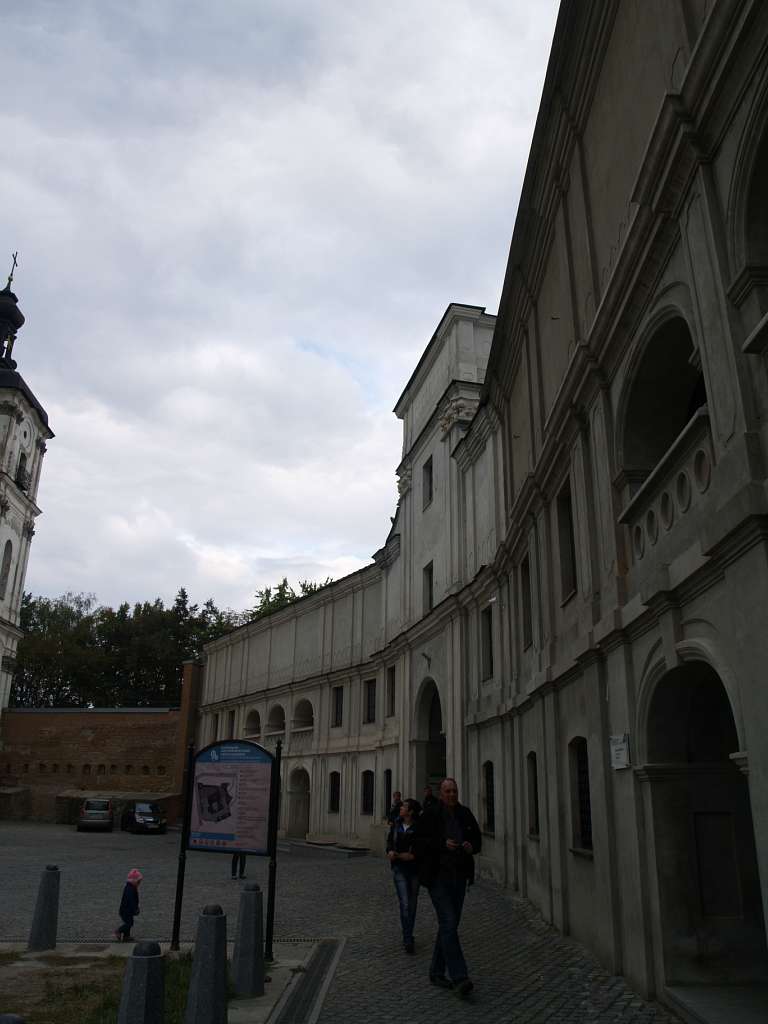 МОНАСТИР БОСИХ КАРМЕЛІТІВ - Бердичів