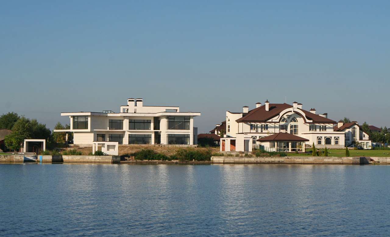 ДНІПРО, УКРАЇНКА І ТпТЕС - Українка