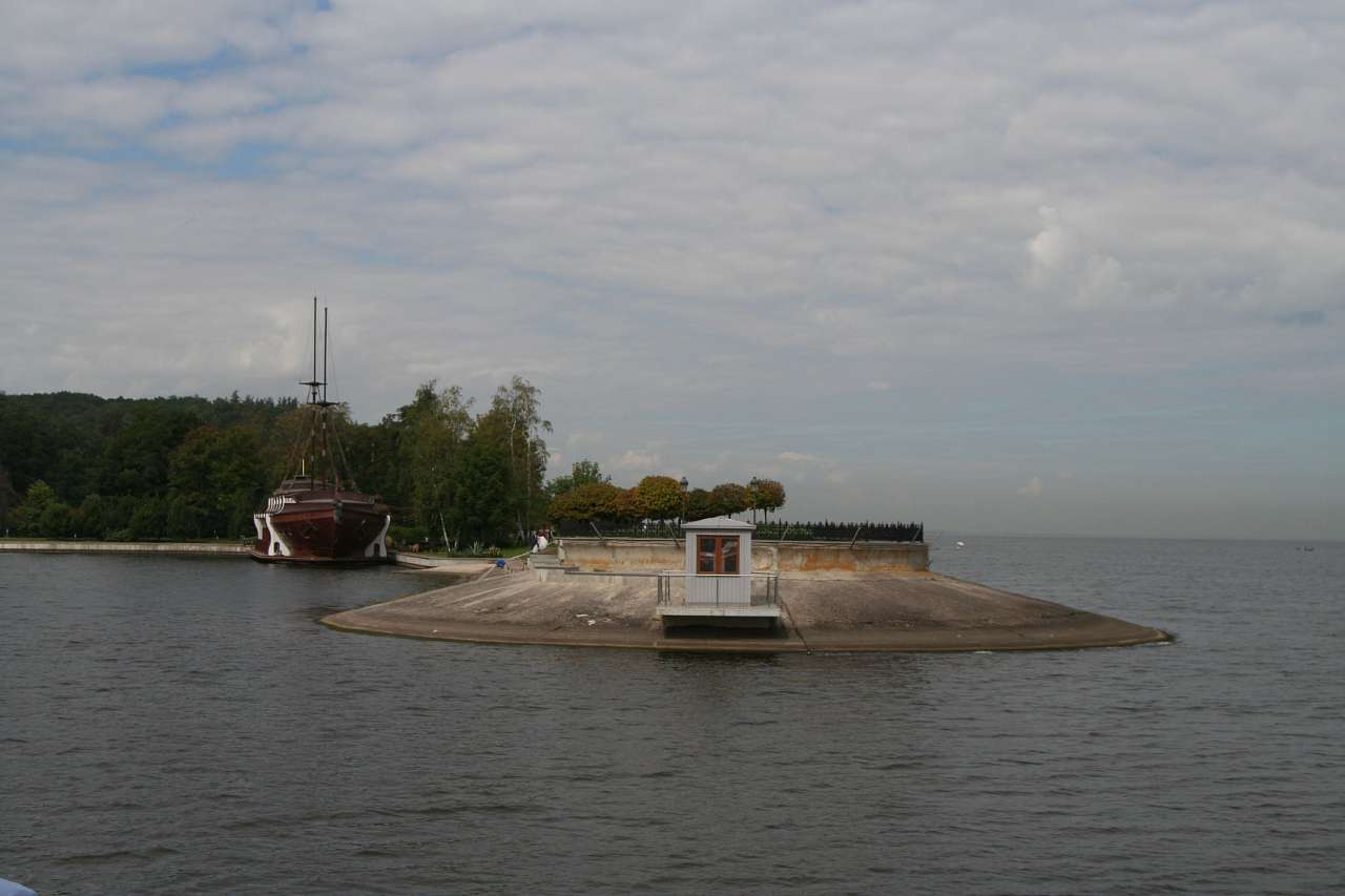 ПОДОРОЖ ДНІПРОМ ДО СТРАХОЛІССЯ - Страхолісся