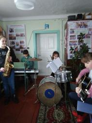 музиканти Саджави