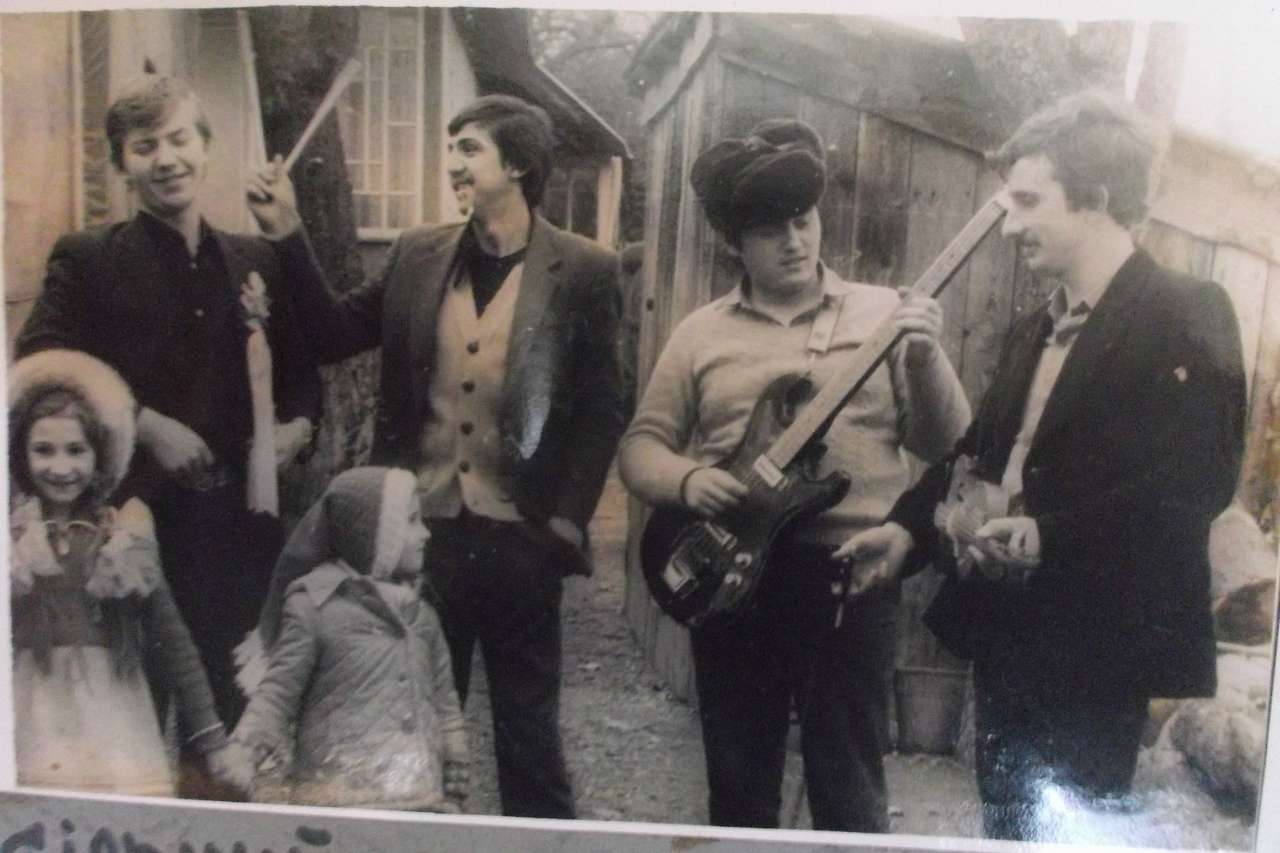 музиканти Саджави - Sadzhava