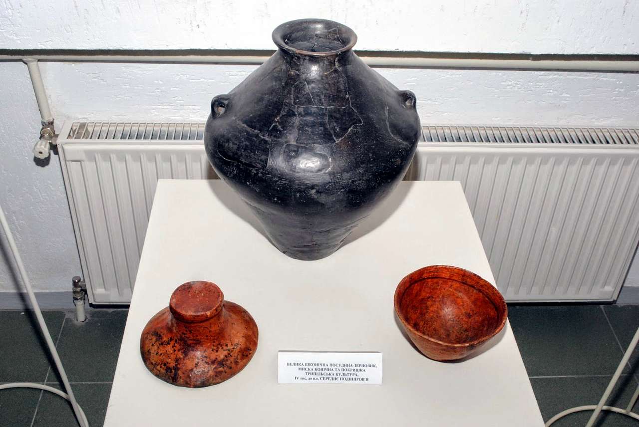 КИЇВСЬКИЙ ОБЛАСНИЙ АРХЕОЛОГІЧНИЙ МУЗЕЙ - Трипілля