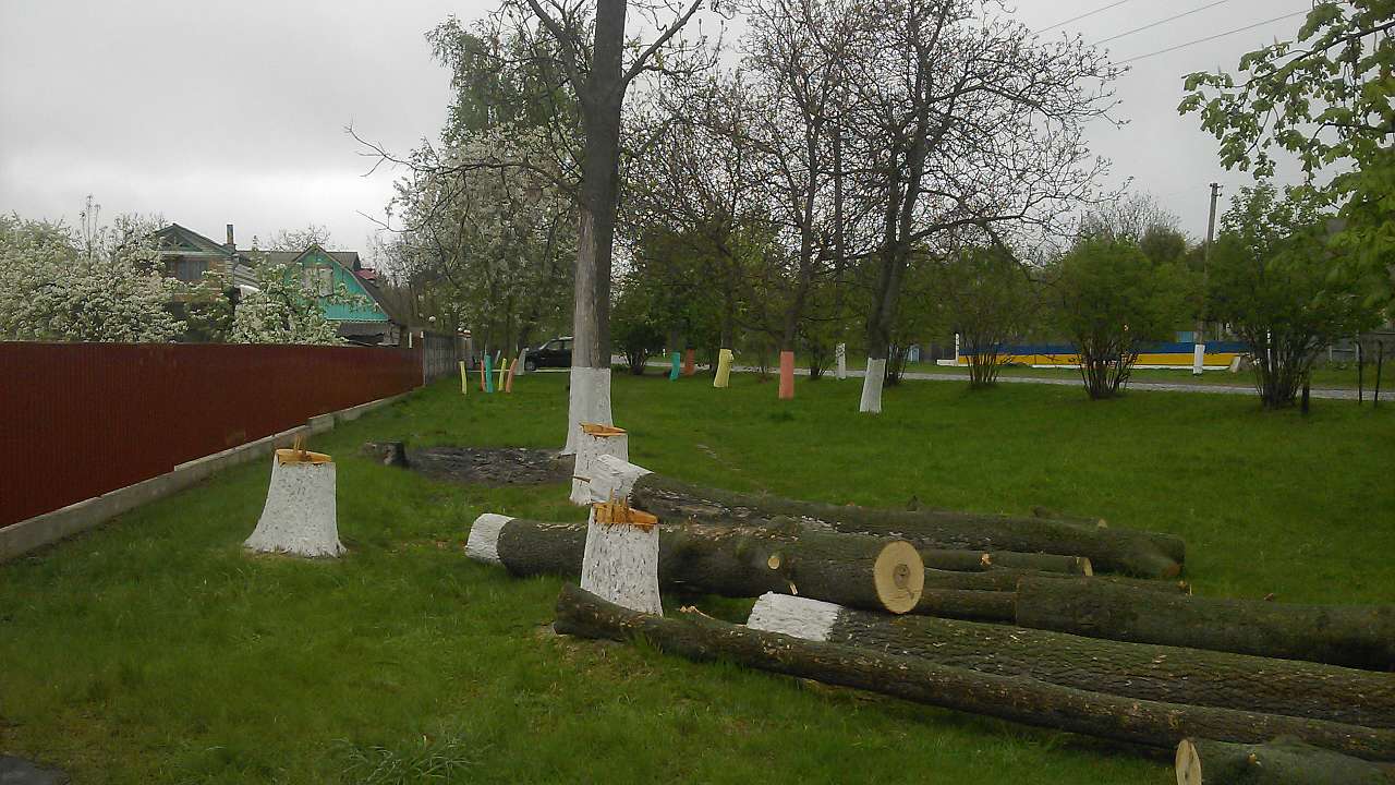 Центр села - Боблів