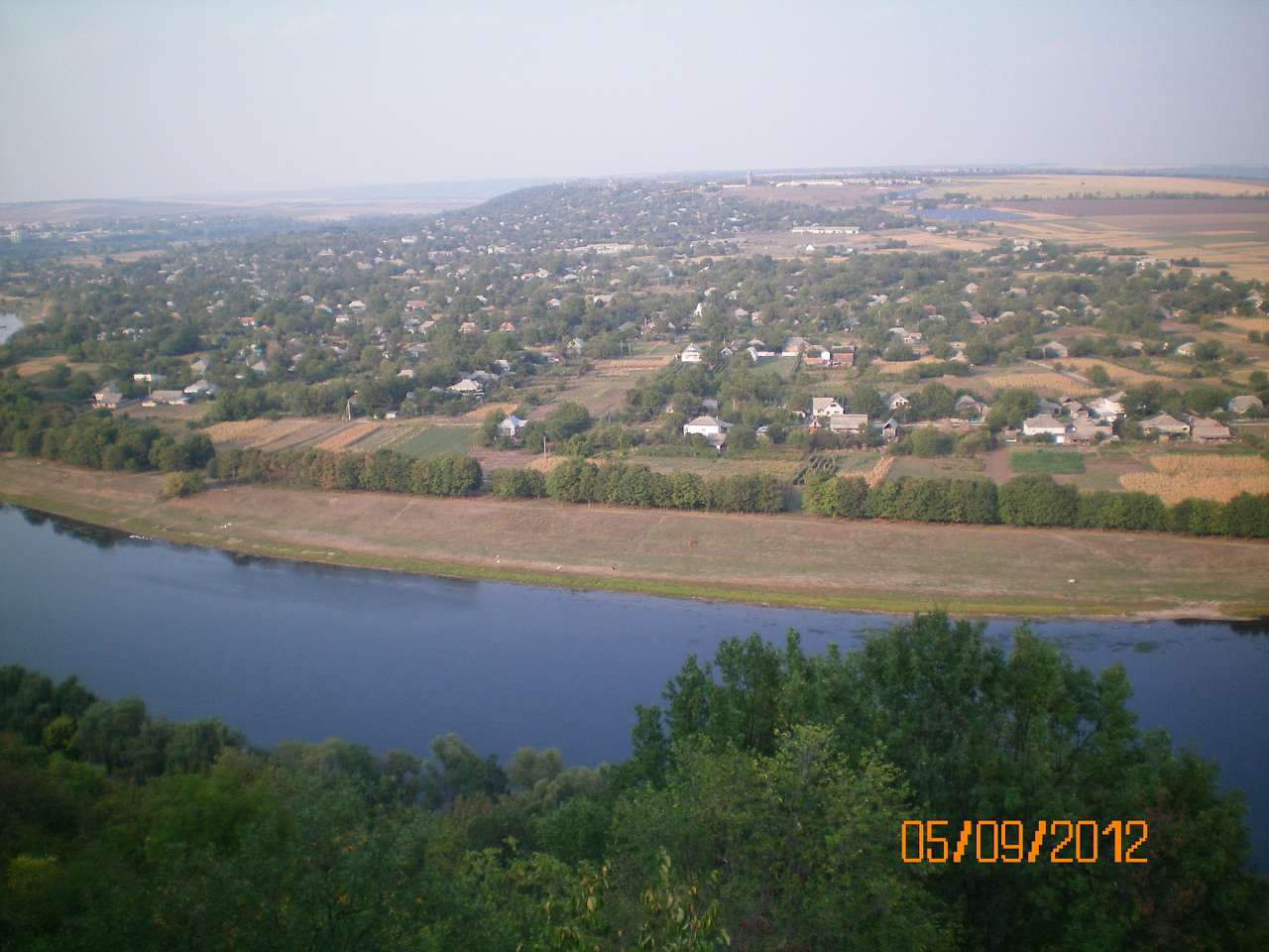 Сорока за Дністром - Цекинівка