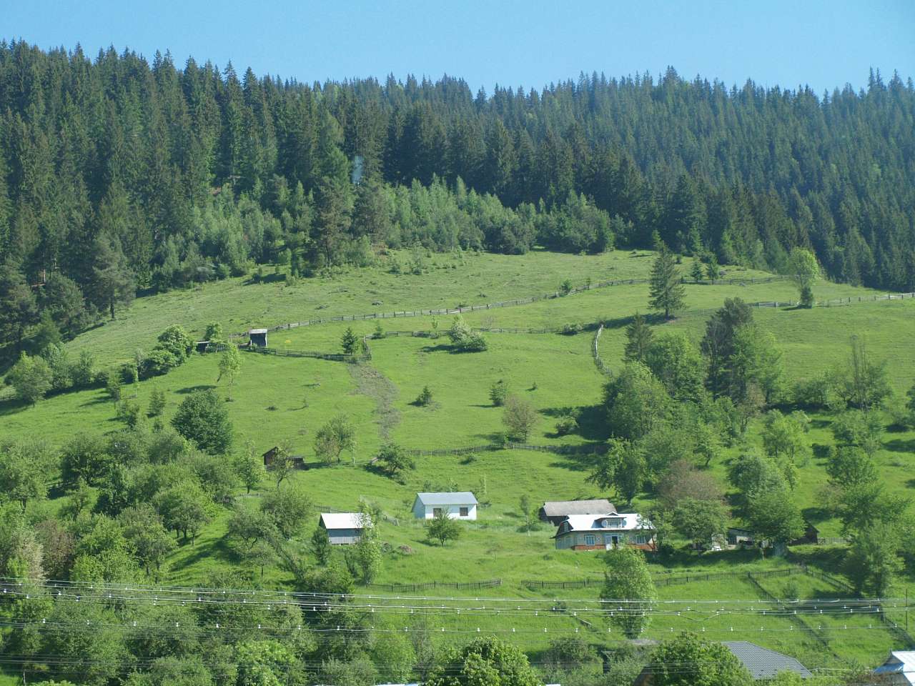 ВЕРХОВИНА ПРОЇЗДОМ - Верховина