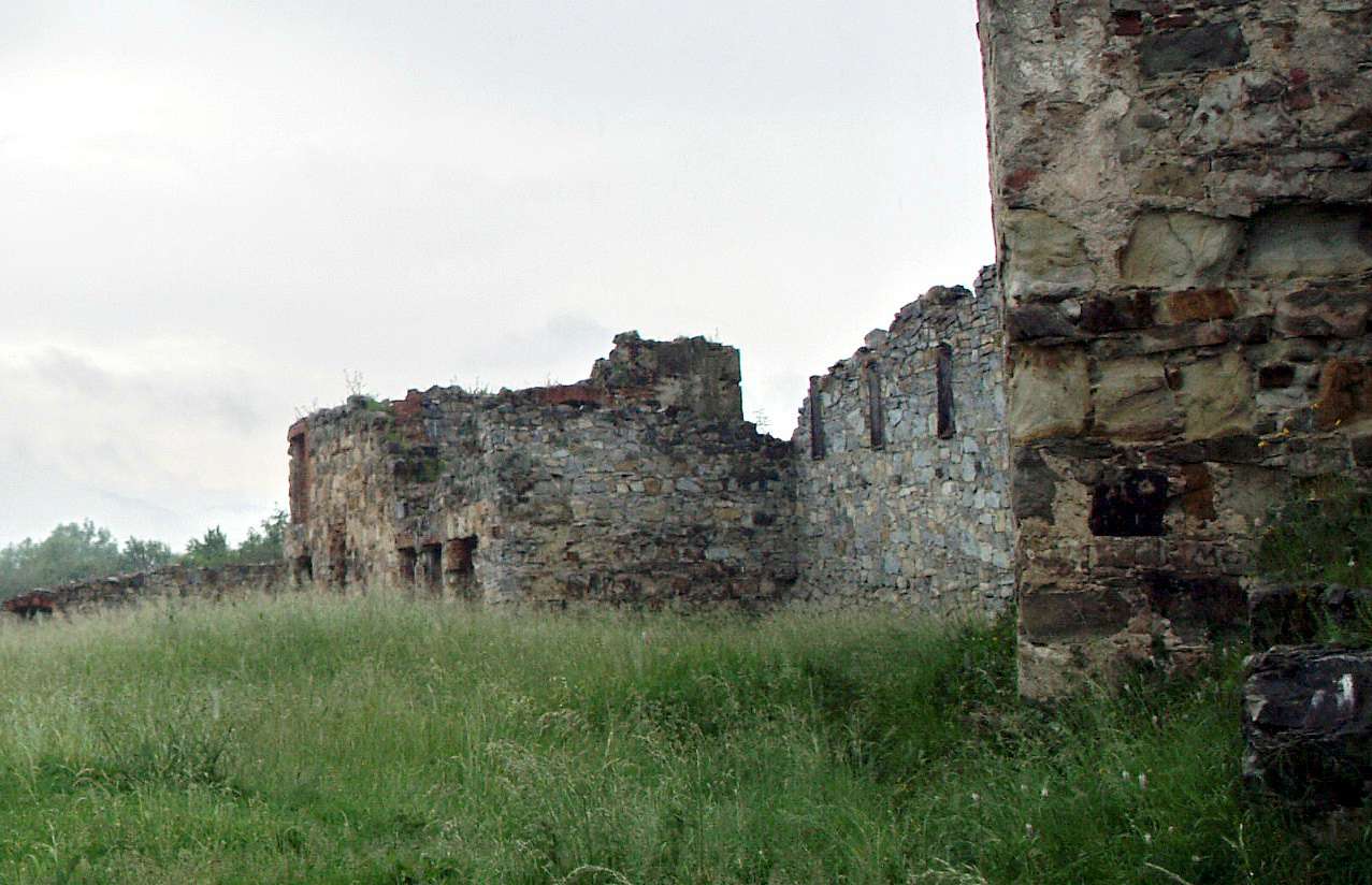 ПНІВСЬКИЙ ЗАМОК - Надвірна