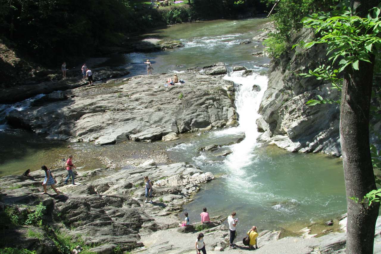 ВОДОСПАД ВЕЛИКИЙ ГУК - Шешори