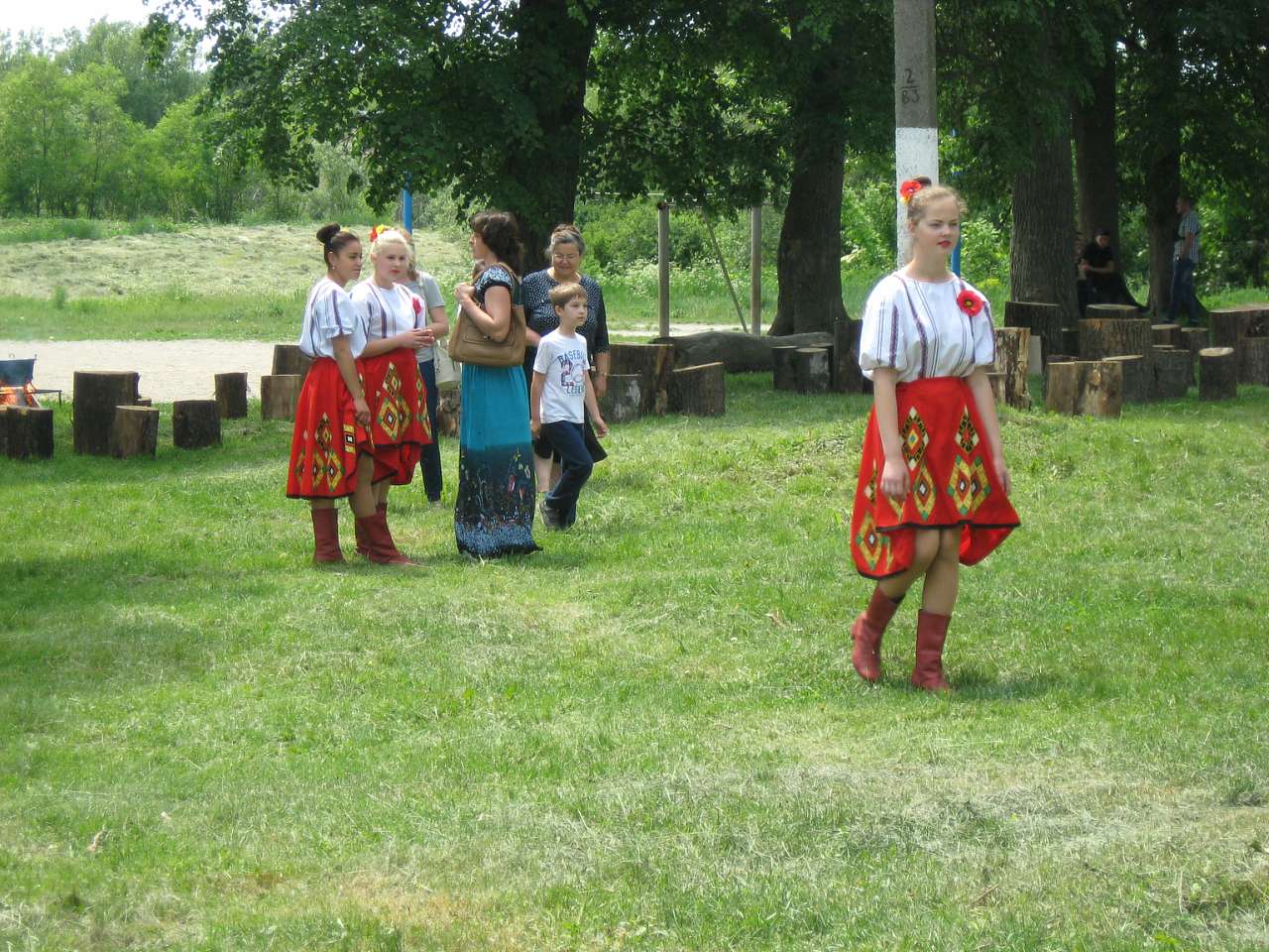 Бровкам - 400 років - Бровки Перші
