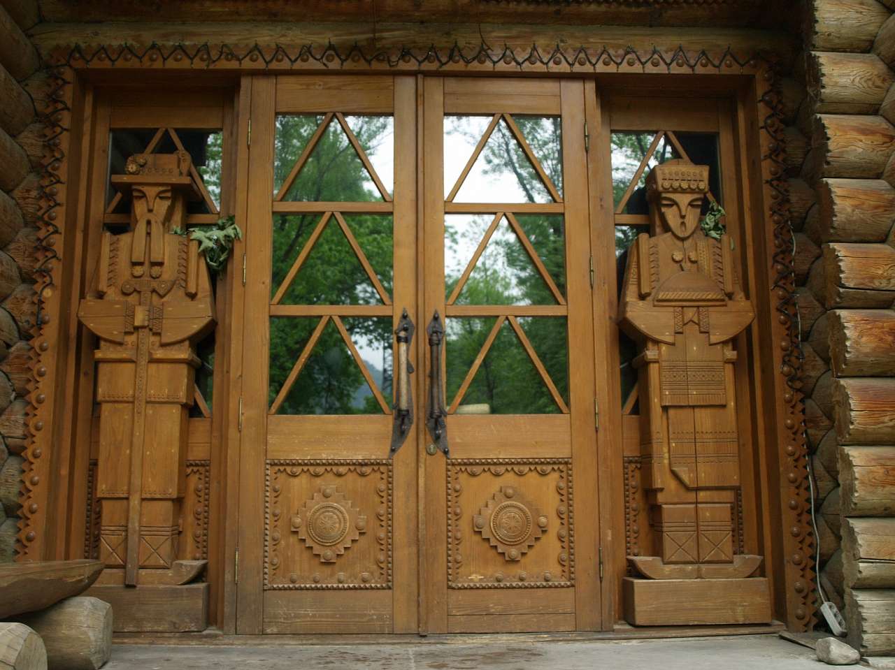 РЕСТОРАН 'ГУЩУЛЬЩИНА' - АРХПАМ'ЯТКА ХХ ст. - Яремче