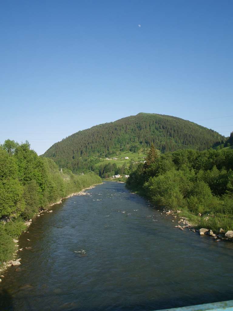 Краєвиди села Криворівня: - Криворівня