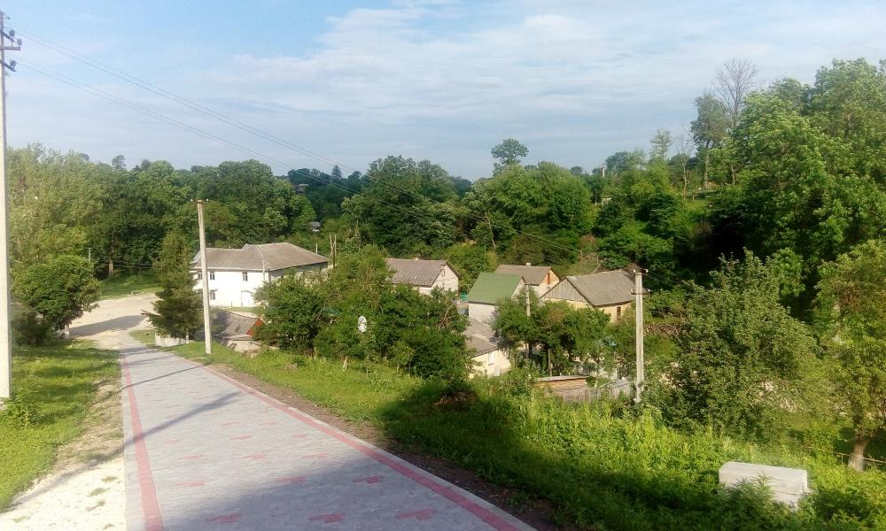 с. Лисиченці - Лисичинці