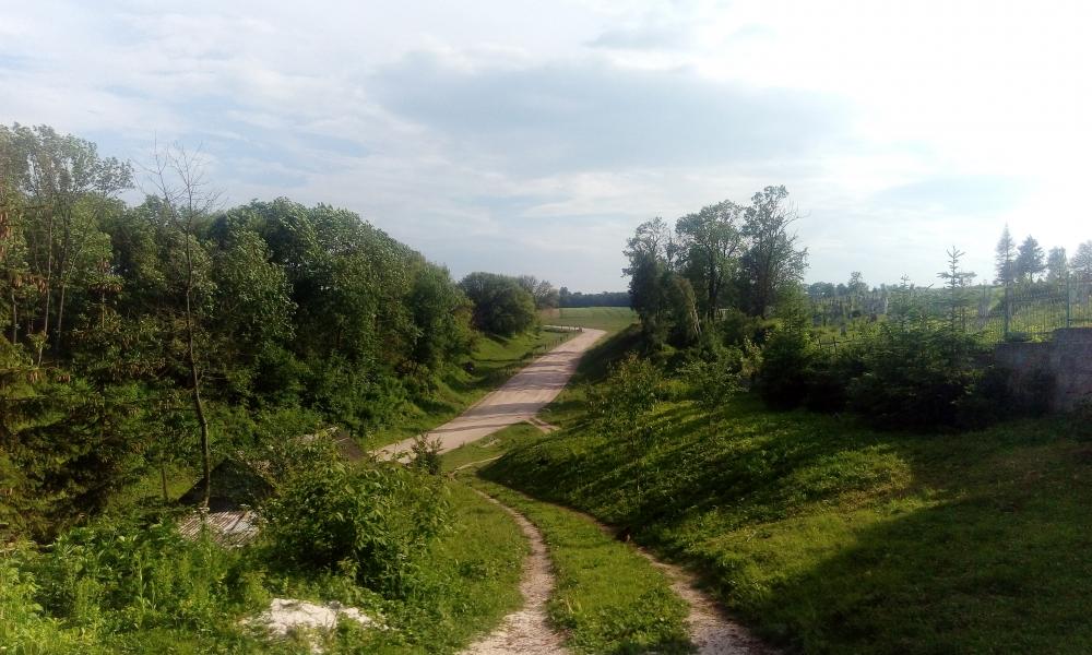 с. Лисиченці - Лисичинці